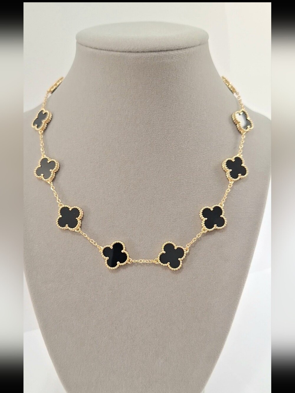 Black Onyx Clovers necklace